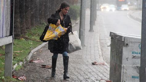 Antalyada sağanak ve fırtına etkili oluyor Son Dakika Haberleri
